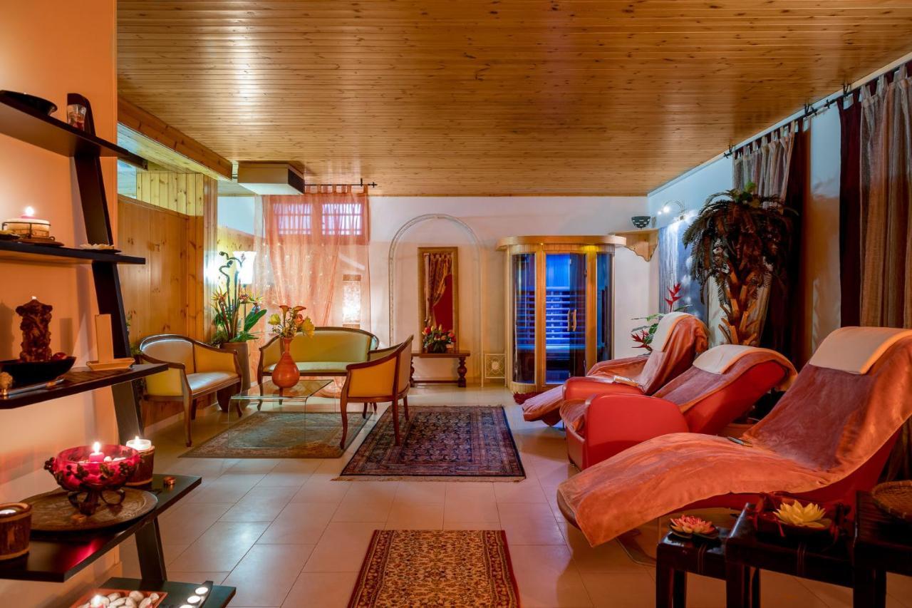 Hotel Apollo Римини Екстериор снимка