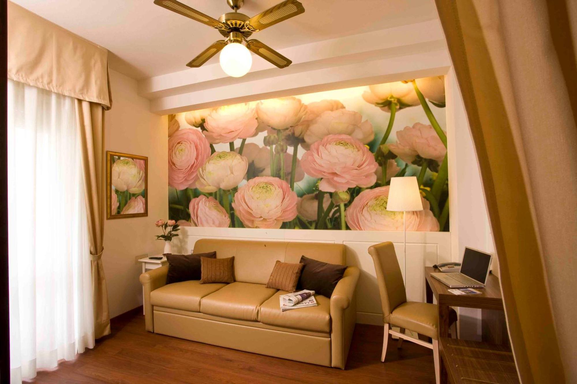 Hotel Apollo Римини Екстериор снимка