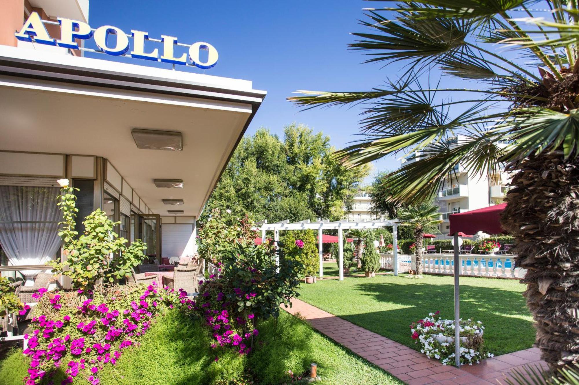Hotel Apollo Римини Екстериор снимка