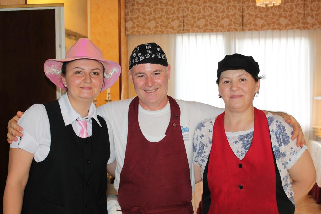 Hotel Apollo Римини Екстериор снимка